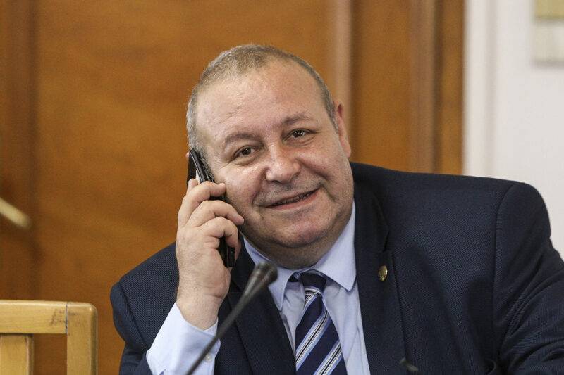 PNL împinge în Parlament o lege pro-minerit contestată de experți și Ministerul Justiției. Senator liberal: “E o propunere care vine din industrie” 2 ID110857 INQUAM Photos George Calin