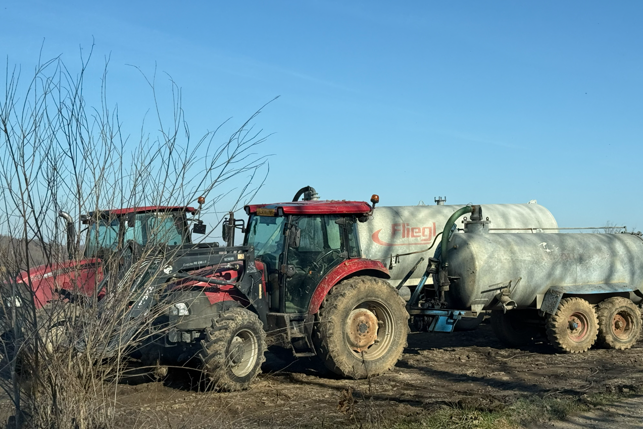 Tractoare cu cisterne